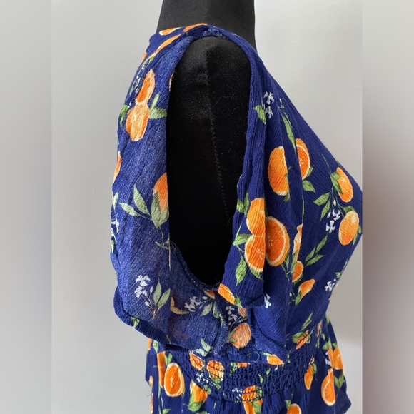 Kaileigh Faux Wrap Citrus Top - Size L - EUC - Picture 6 of 13